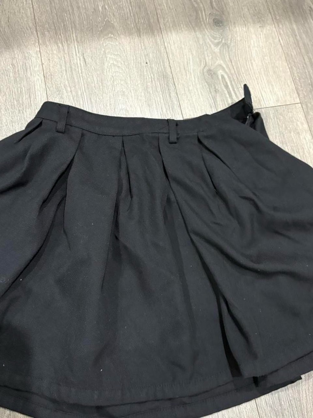 Hot Topic Black Pleated Skater Skirt